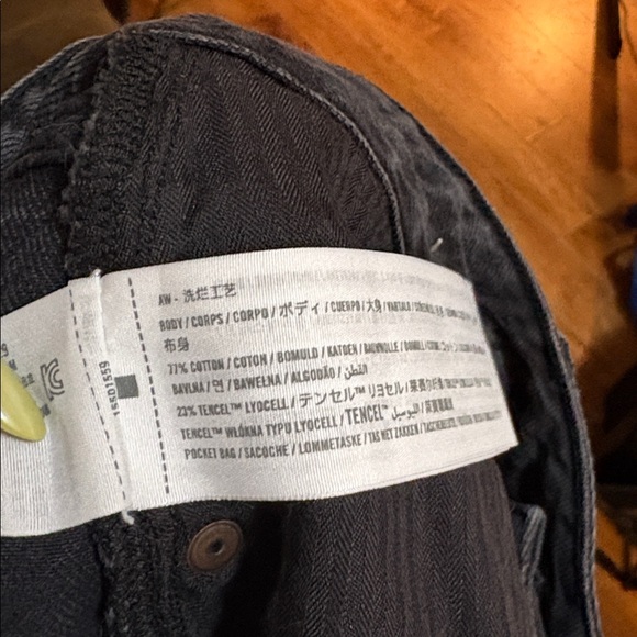 Women's Black Wide-Leg Jeans - Picture 9 of 9